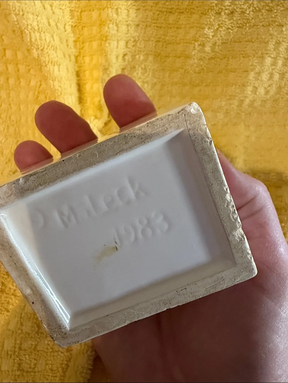 White Ceramic sweetener holder. Vintage 1983